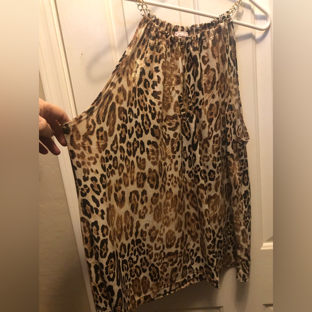 Fashion Exit Leopard Print Halter atop